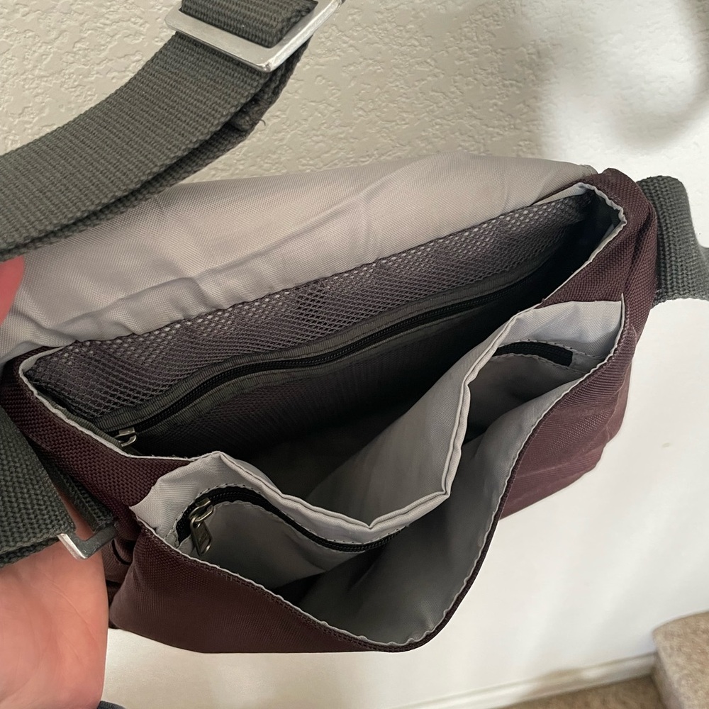 Patagonia Dark Brown Messenger Bag - Picture 4 of 4